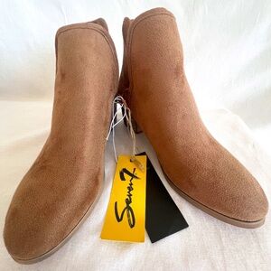NWT Seven7 Soho Ankle Boot Womens Suede Brown Sz 8 Western Casual